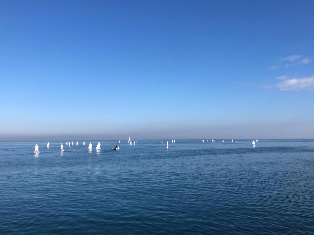 Apartamento La Finestra Sul Porto Trani Exterior foto