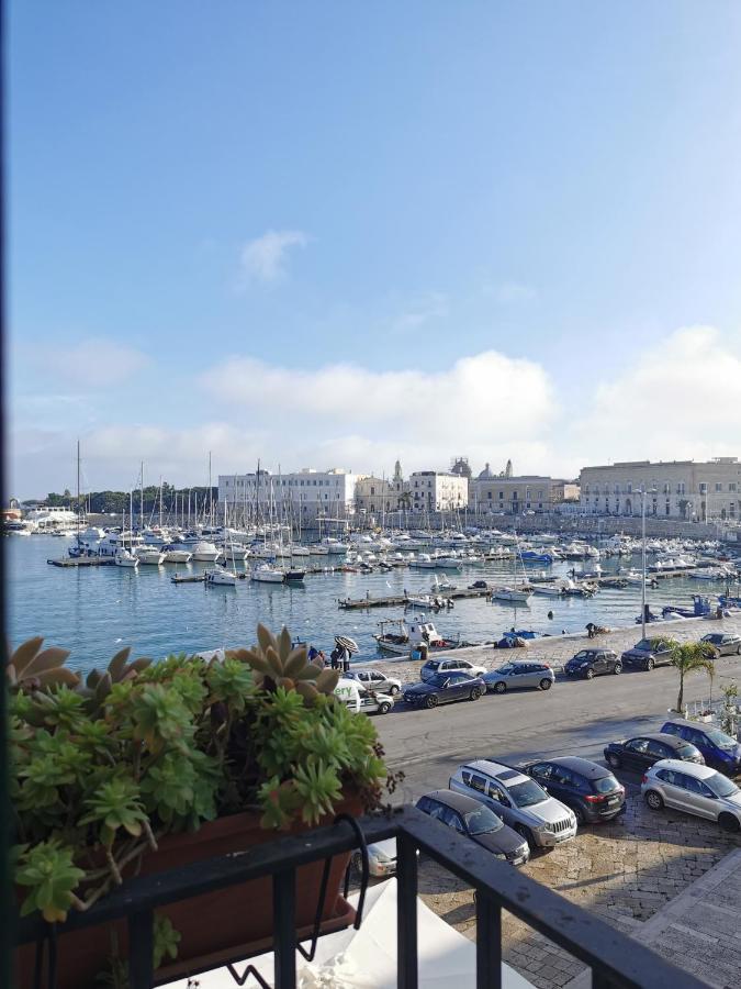 Apartamento La Finestra Sul Porto Trani Exterior foto