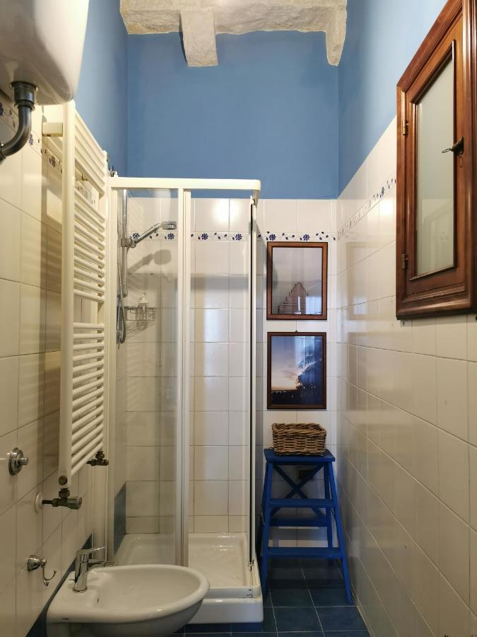 Apartamento La Finestra Sul Porto Trani Exterior foto